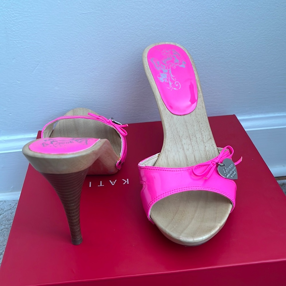 Guess by Marciano Y2K open toe wooden heels